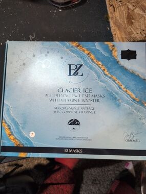 Glacier Ice Age-Defying Face Pad Masks with Vitamin E Booster — Blue